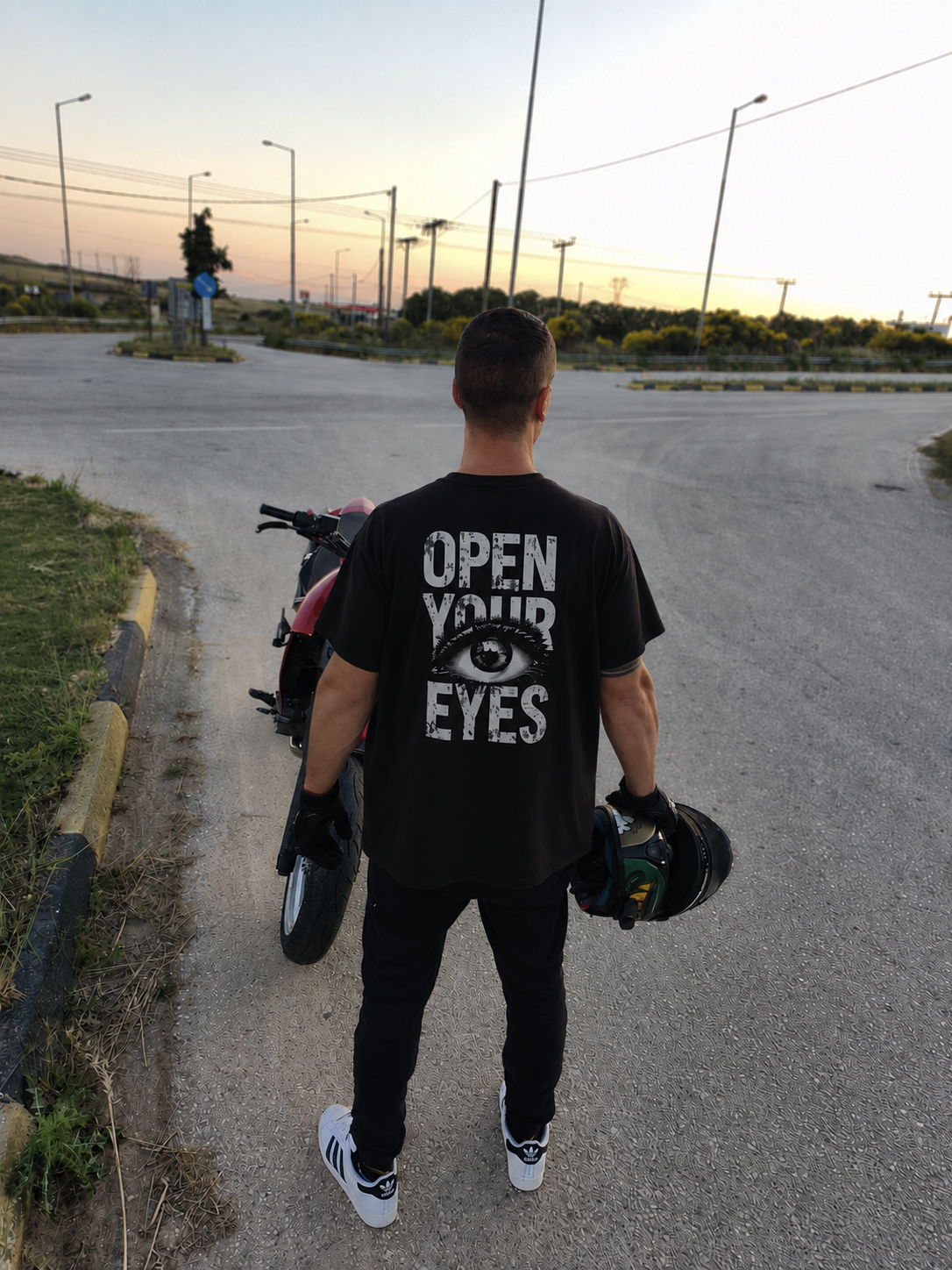 MEDUSAA T-SHIRT "OPEN YOUR EYES"